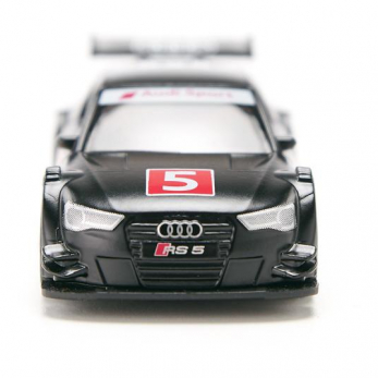Гоночная машина Audi RS 5